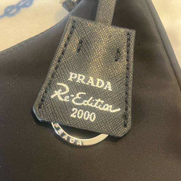 Prada Black Re-Edition 2000 Mini Bag - Picture 4 of 8